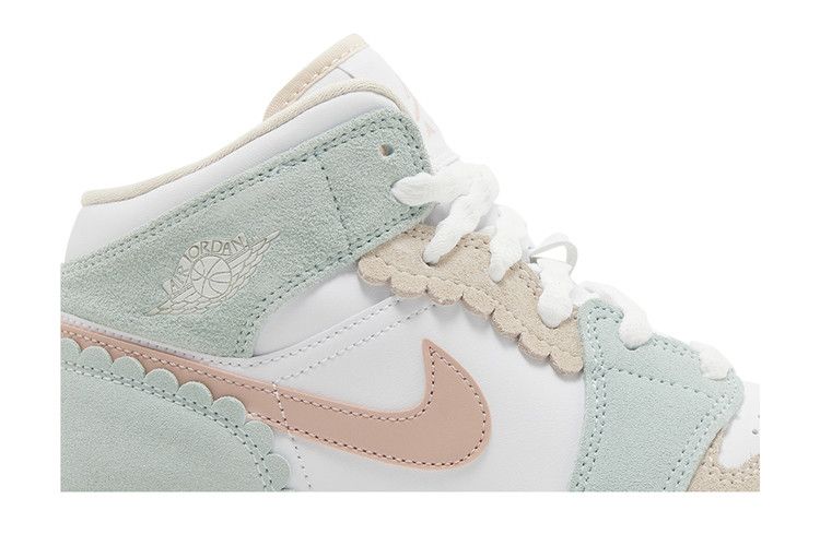 Jordan 1 Mid SE Pink Oxford (GS)