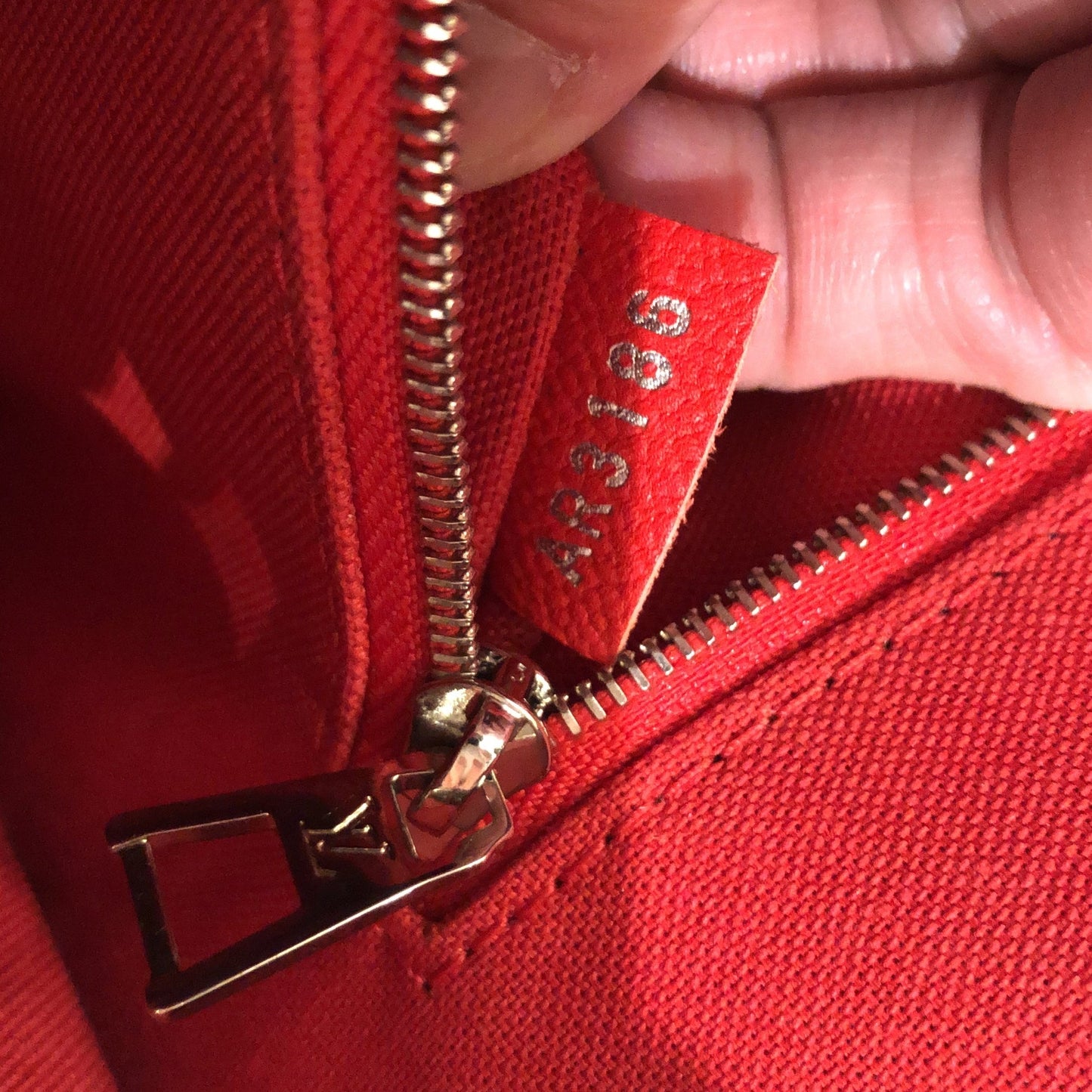 Vaneau Handbag Epi Leather MM