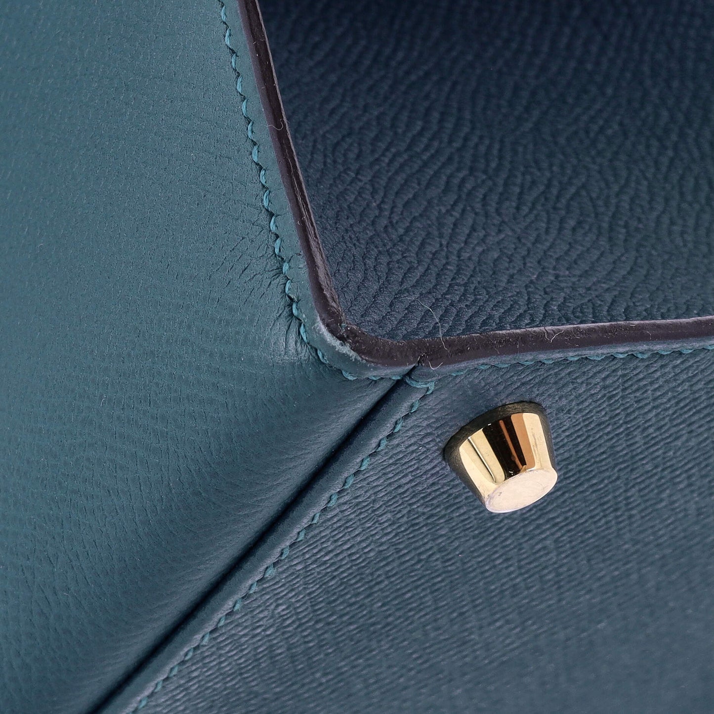 Kelly Handbag Colvert Epsom with Gold Hardware 32