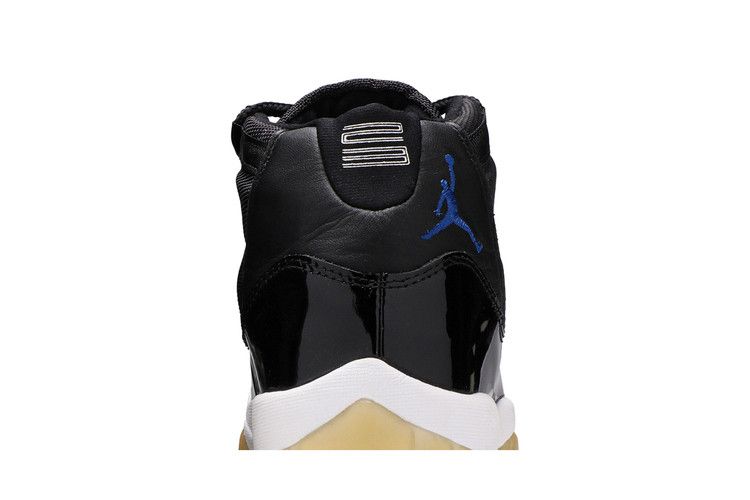 Jordan 11 Retro Space Jam (2000)