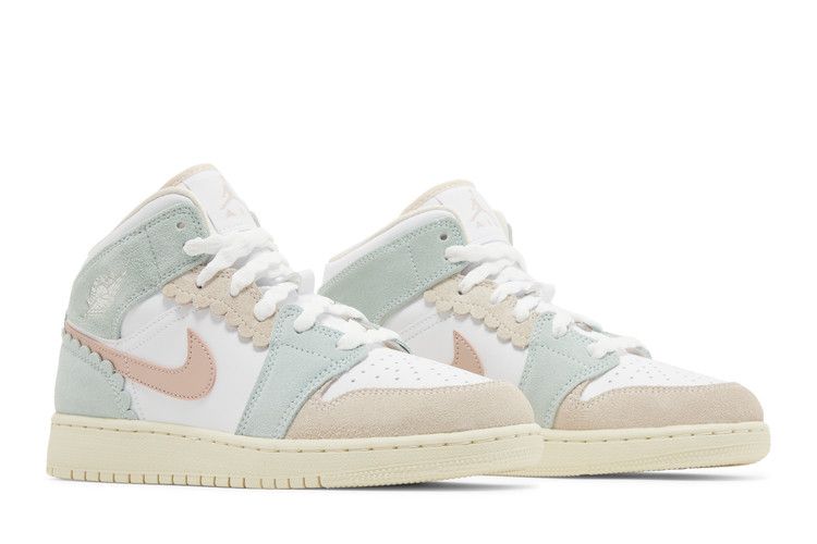 Jordan 1 Mid SE Pink Oxford (GS)