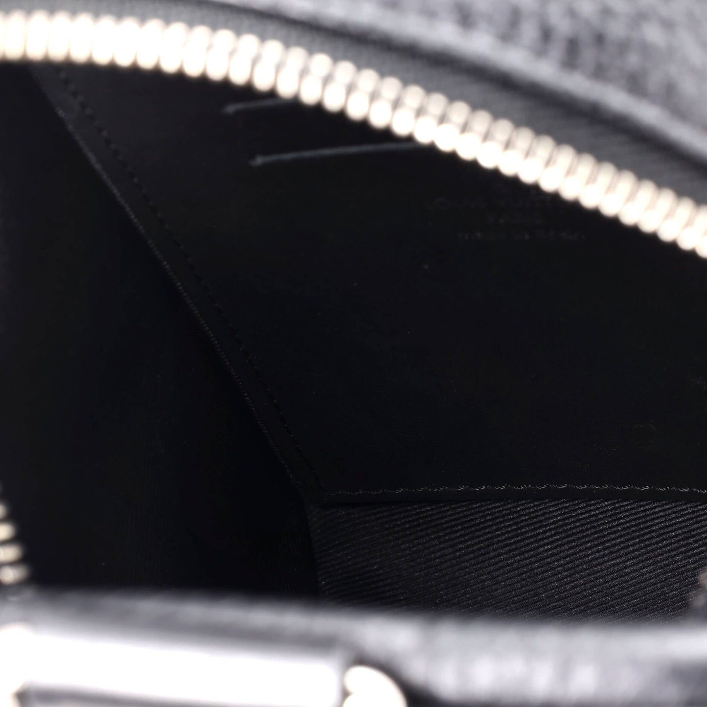 Wash Pouch Monogram Shadow Giant Taurillon Leather