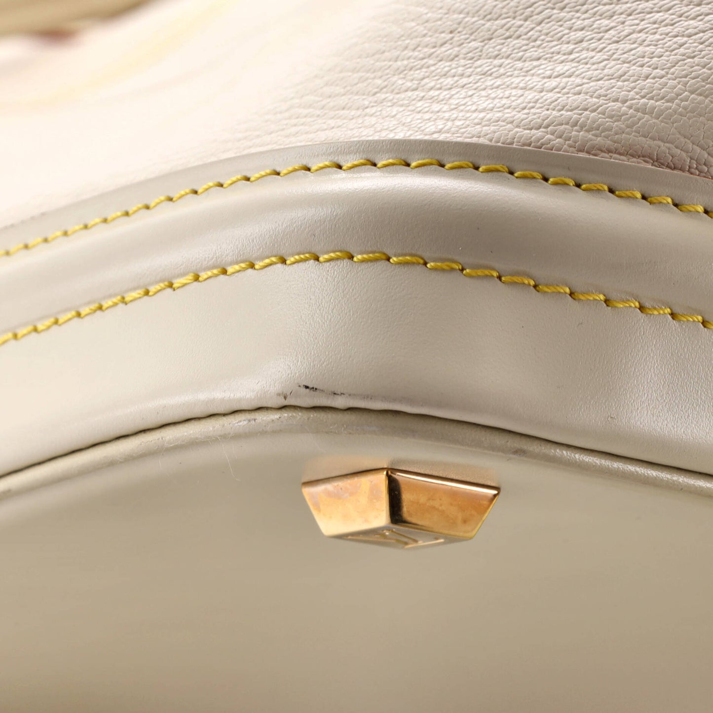 Suhali Lockit Handbag Leather MM