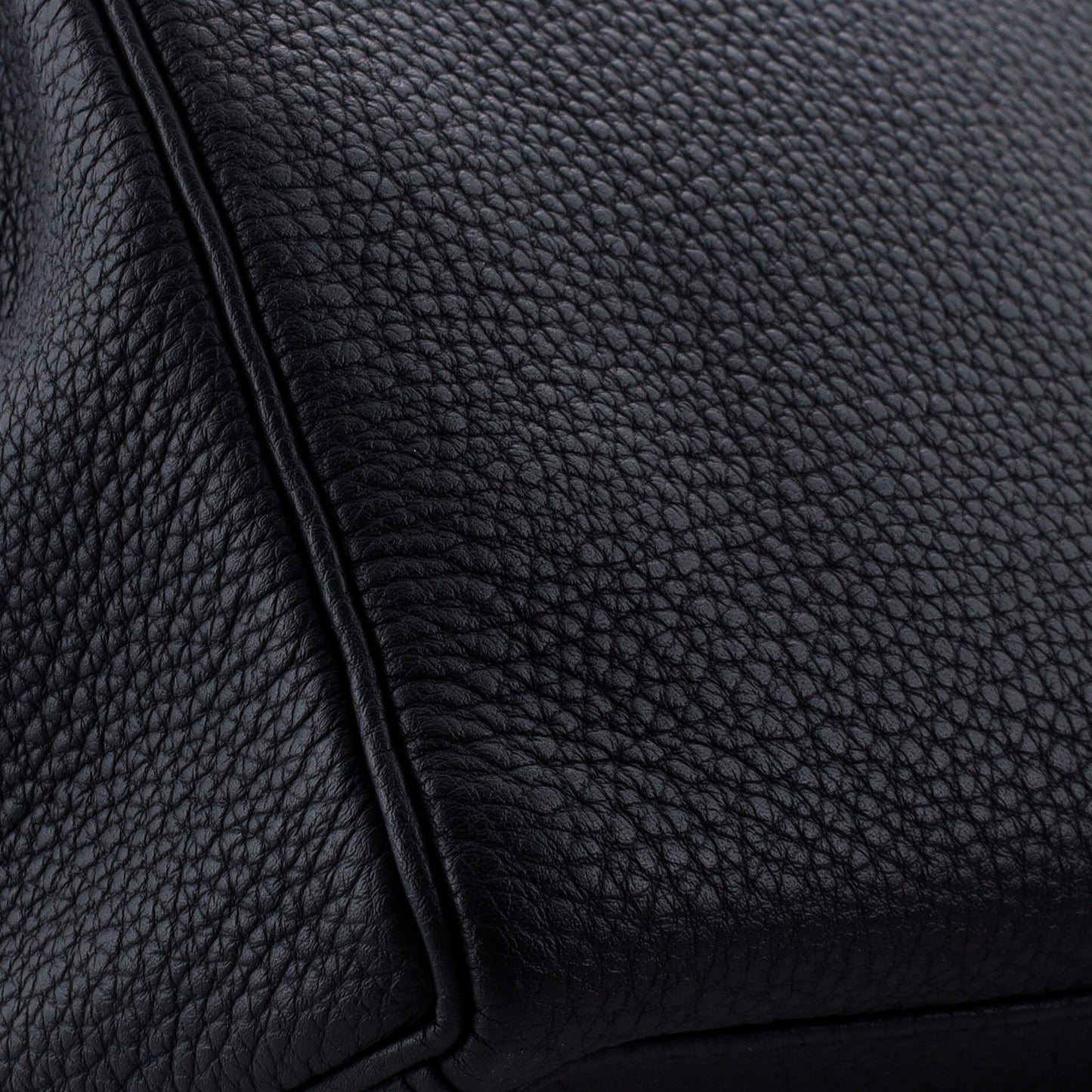 Kelly Handbag Noir Togo with Gold Hardware 28