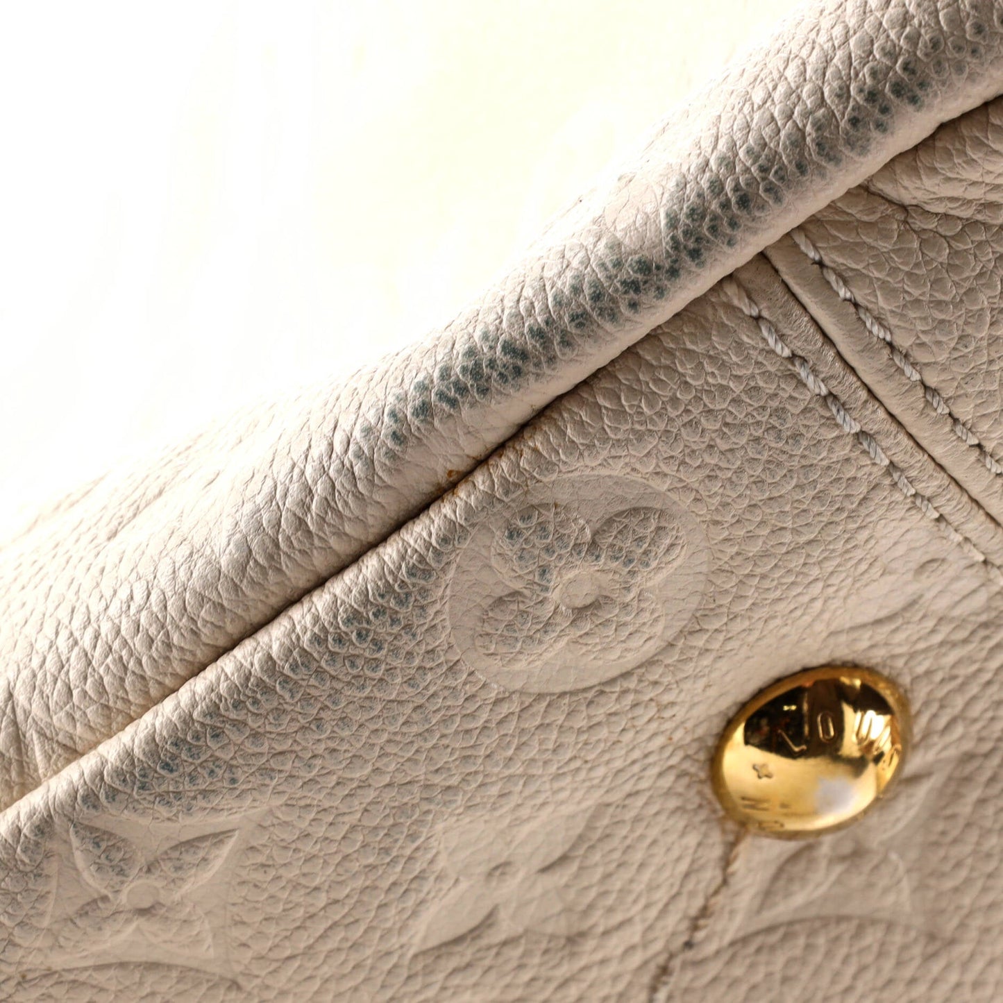 Artsy Handbag Monogram Empreinte Leather MM