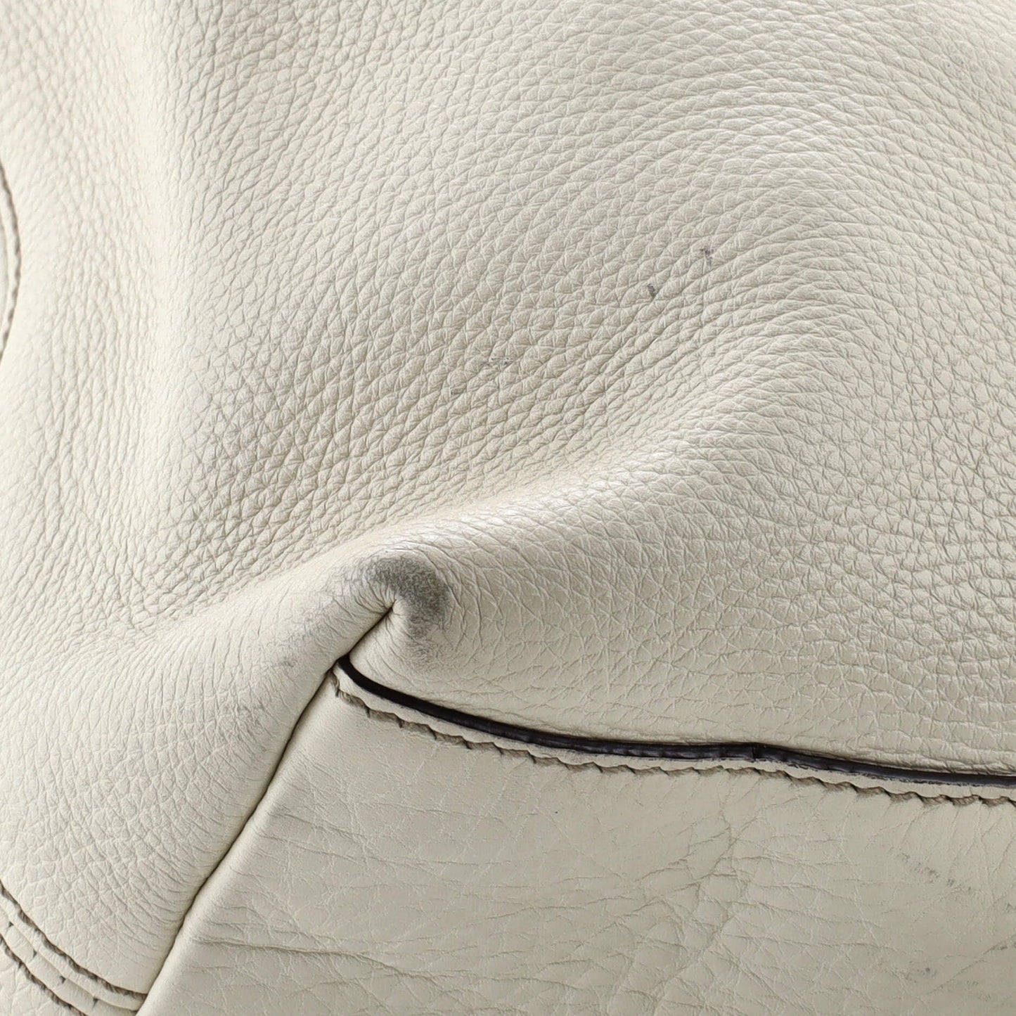 Soho Chain Strap Shoulder Bag Leather Medium