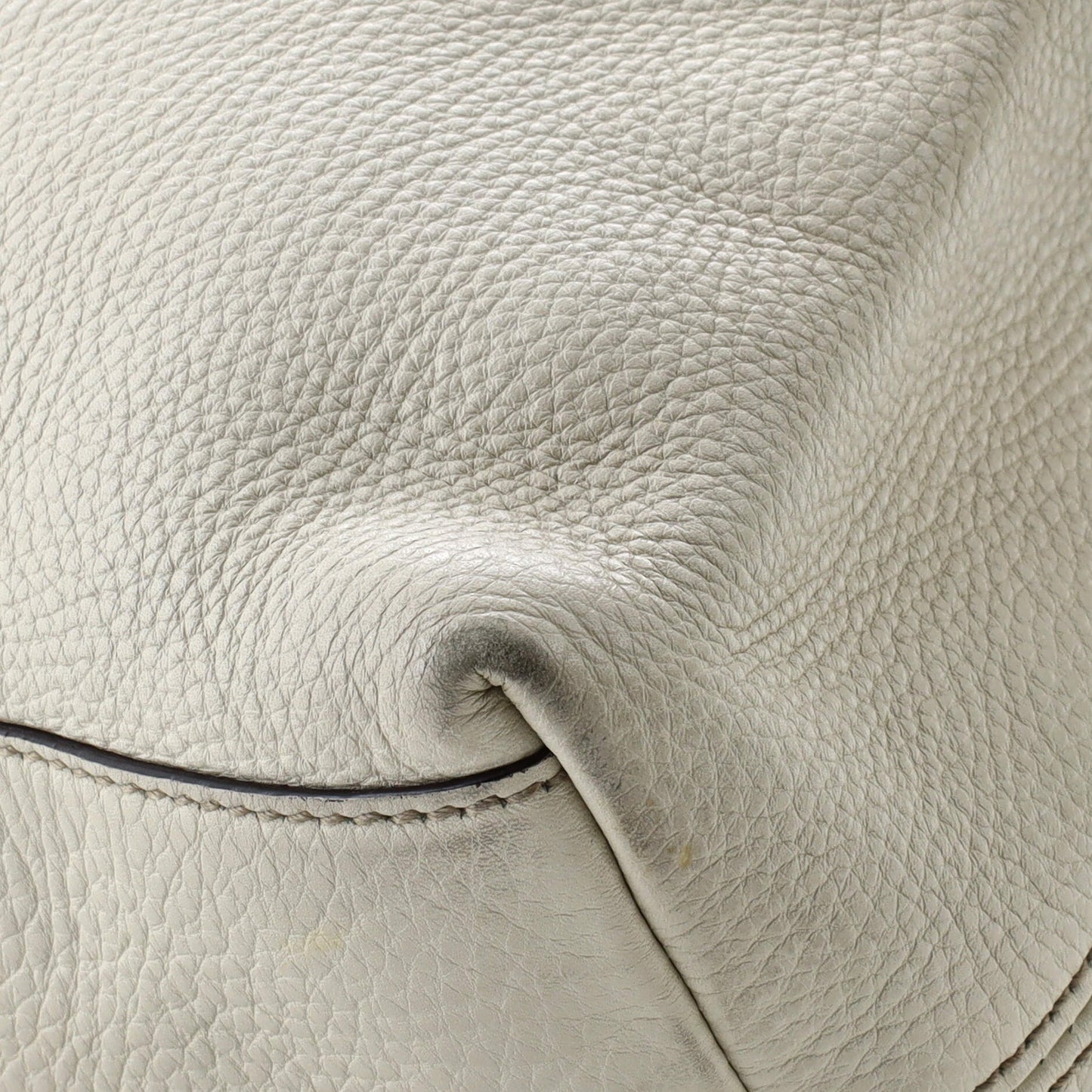 Soho Chain Strap Shoulder Bag Leather Medium