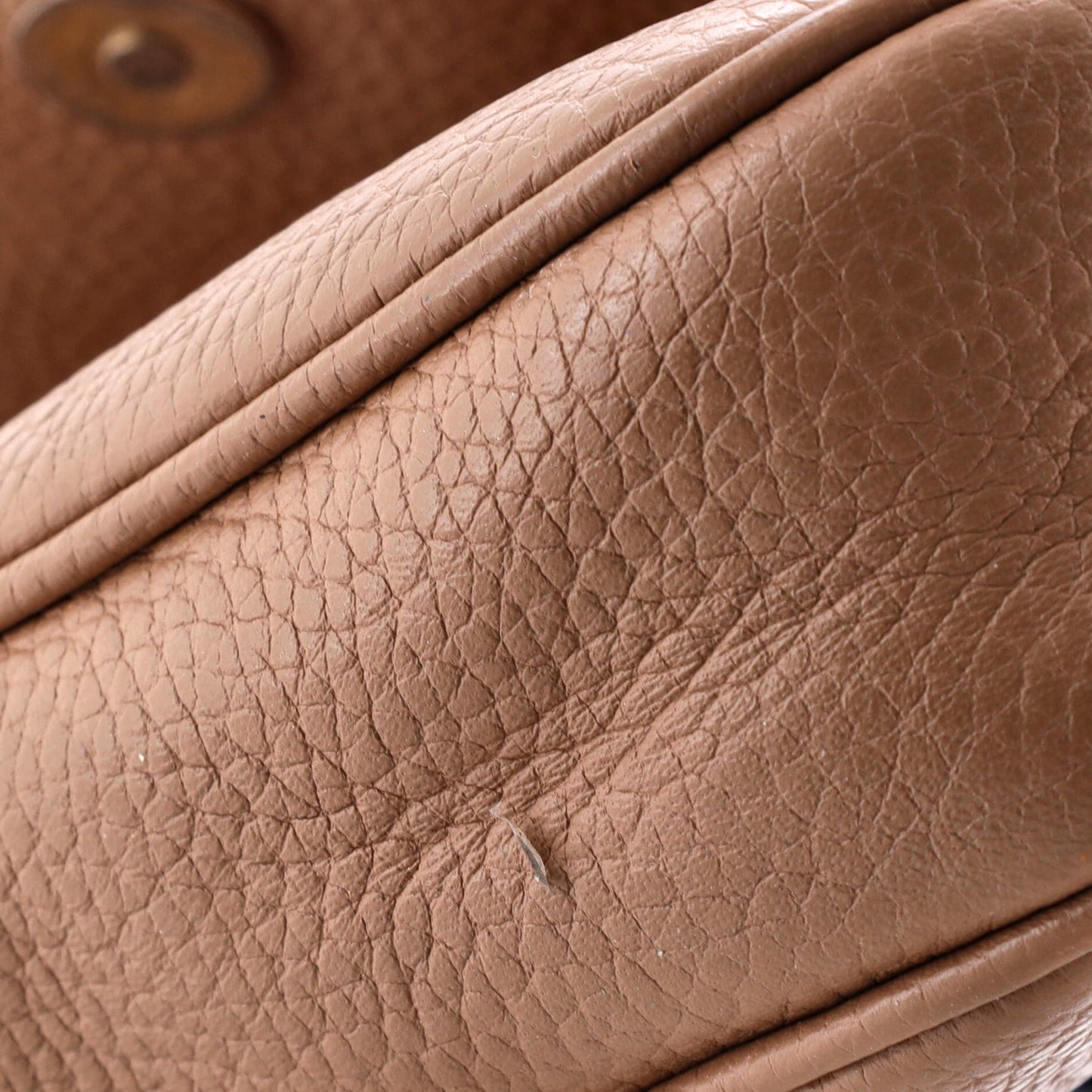 Soho Chain Crossbody Bag Leather Medium