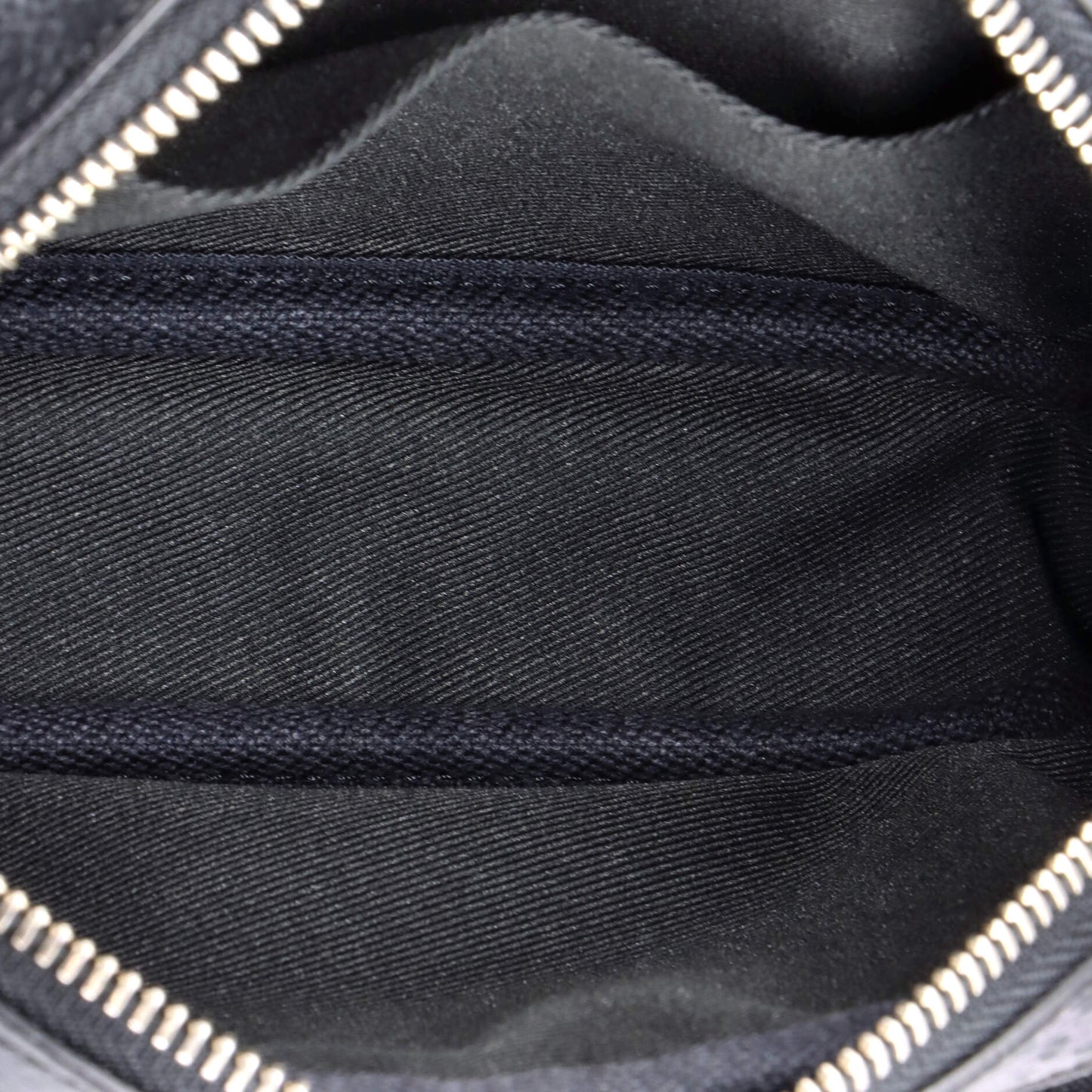 Outdoor Pouch Monogram Taigarama