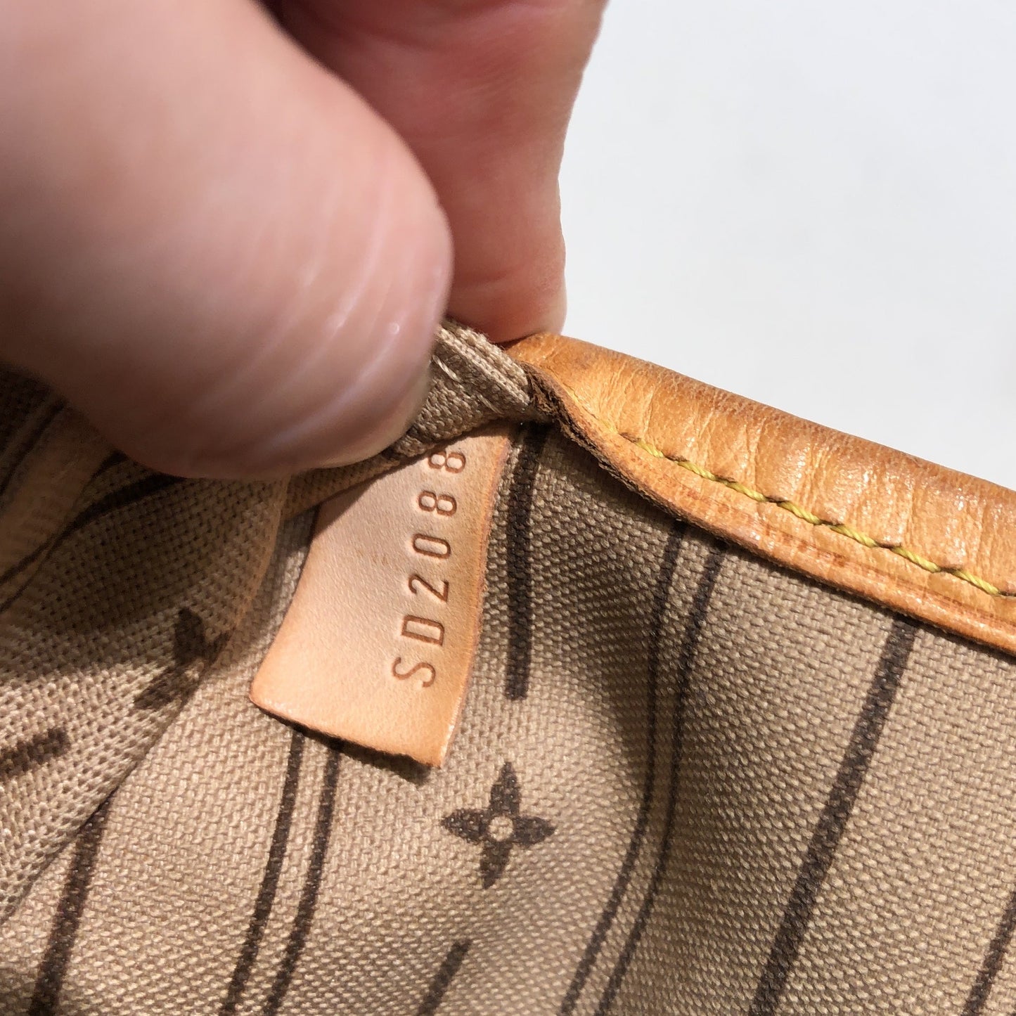 Neverfull Tote Monogram Canvas MM