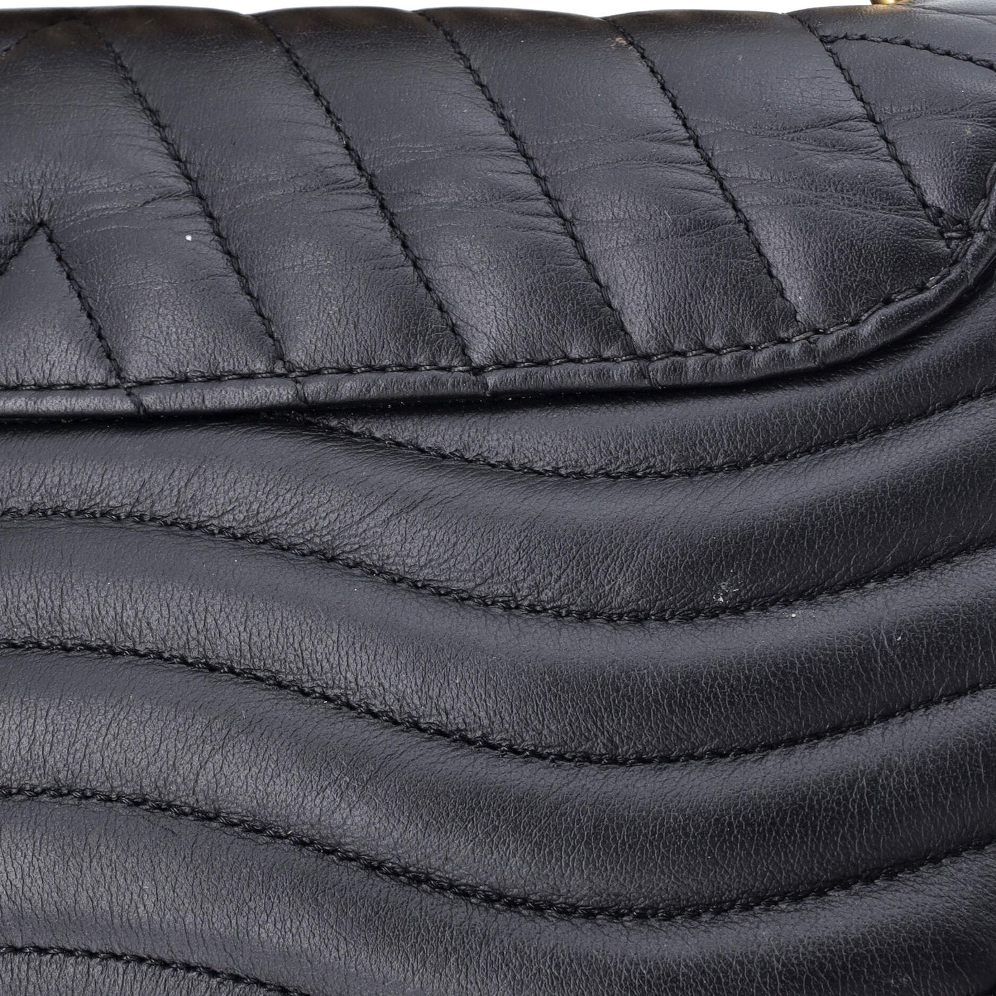 New Wave Chain Bag Quilted Leather MM