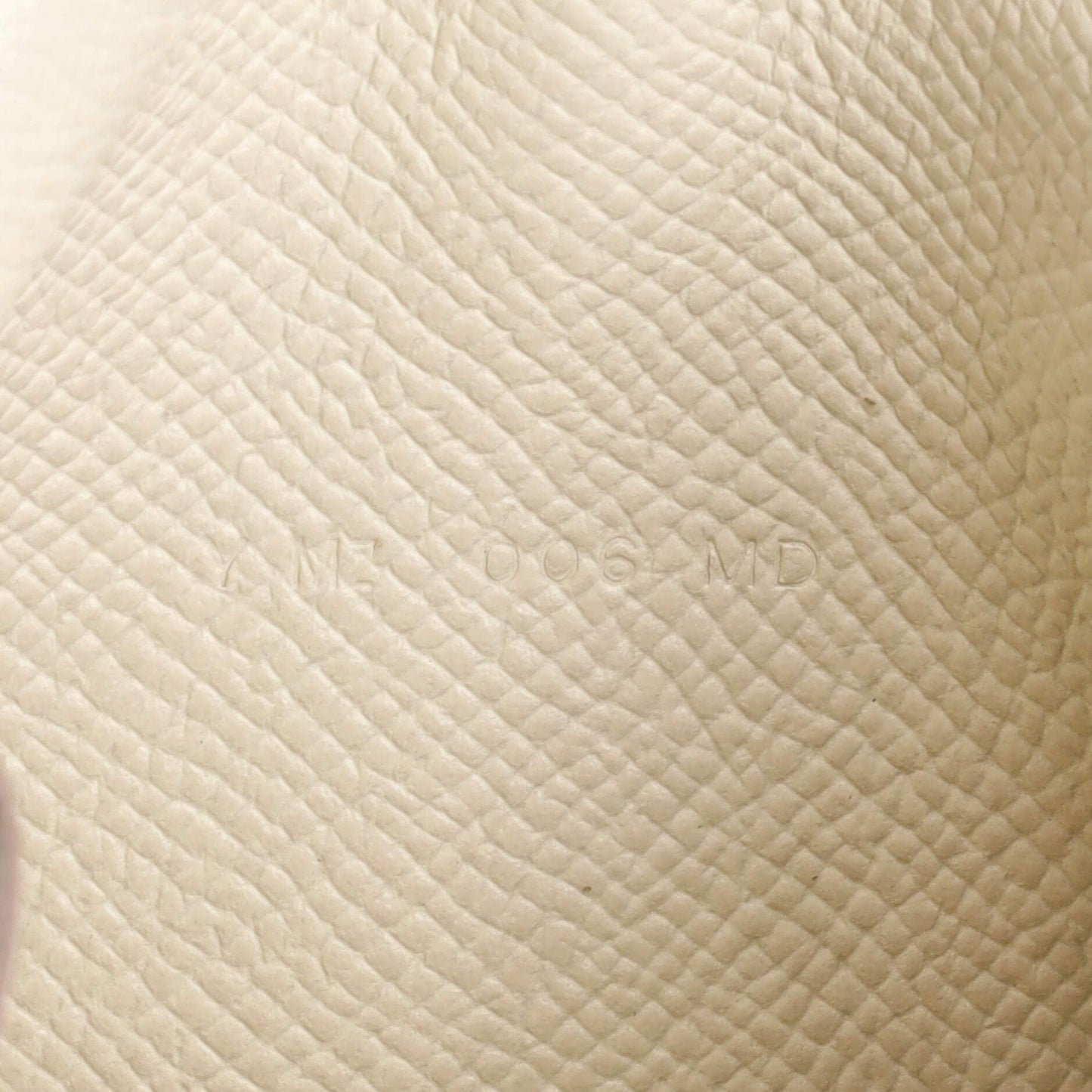 Kelly Pocket Compact Wallet Epsom