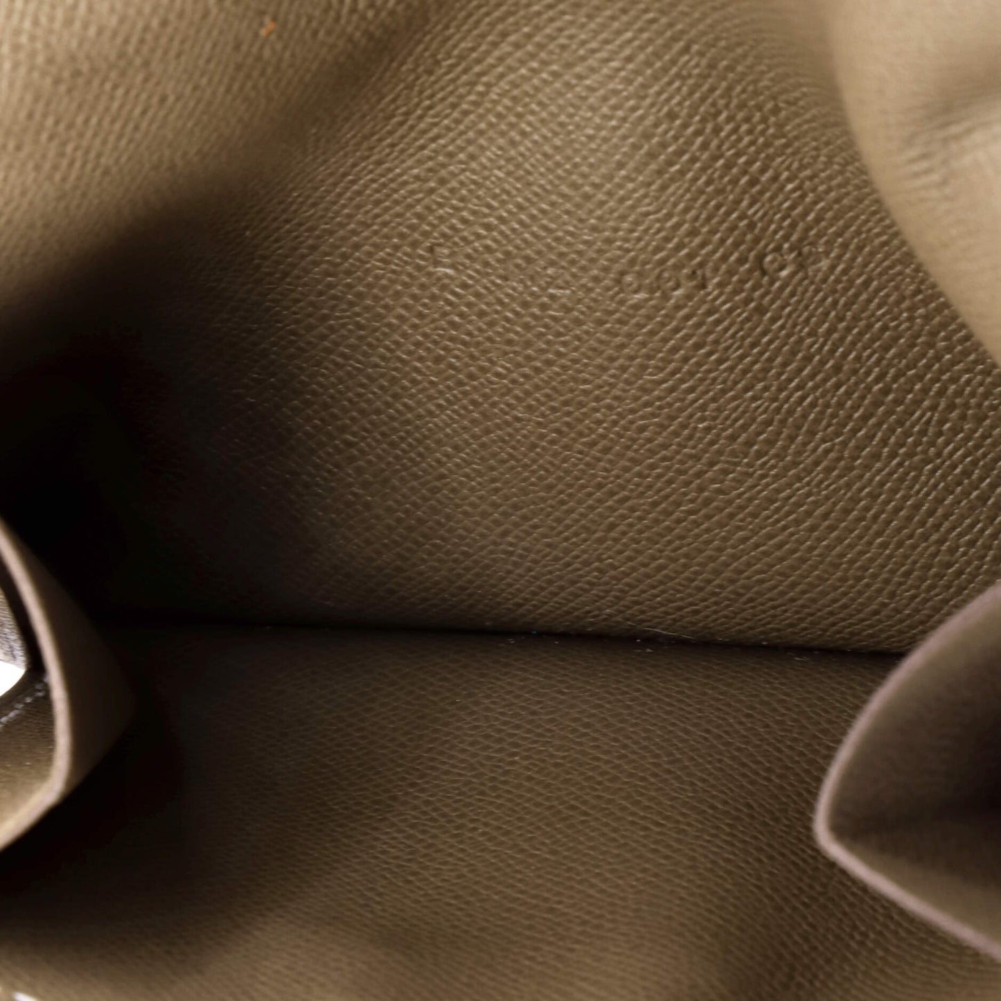 Kelly Pocket Compact Wallet Epsom