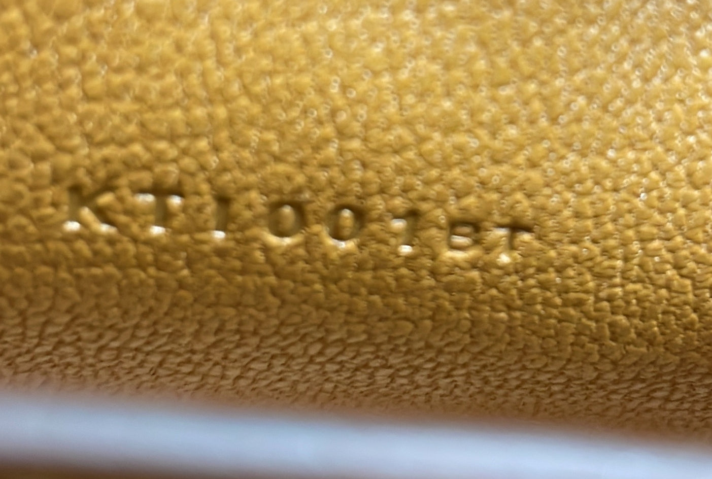 Kelly Multi Pocket To Go Pouch Epsom