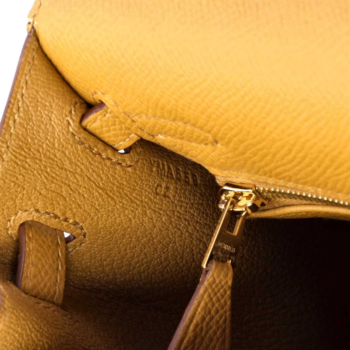 Kelly Handbag Sesame Epsom with Gold Hardware 25