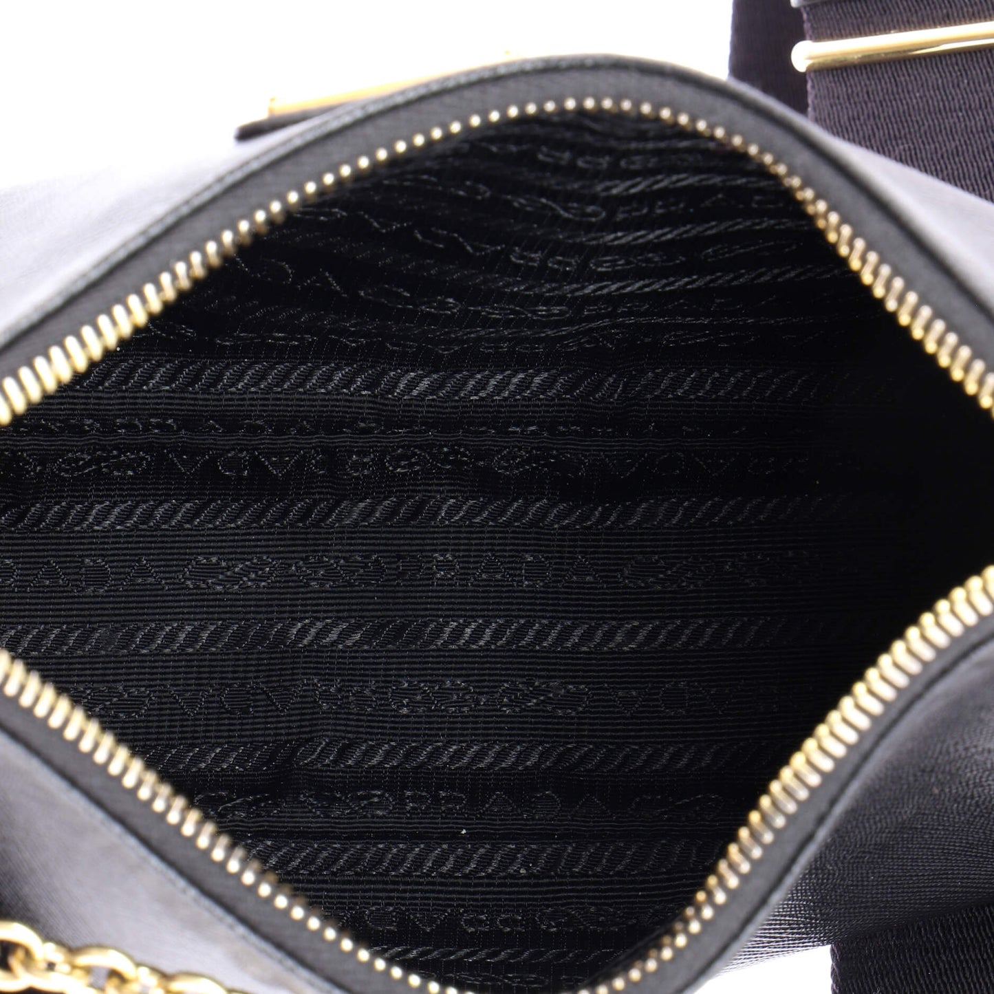 Re-Edition 2005 Shoulder Bag Saffiano Leather Small