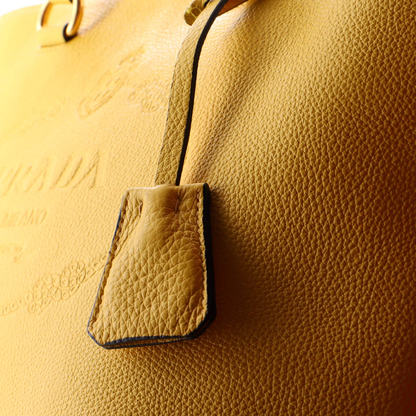Embossed Logo Open Tote Vitello Daino Medium